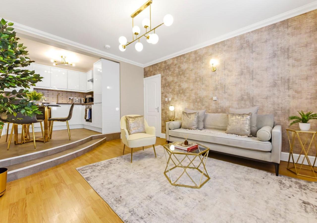 Charm: Stylish & Comfy 2br Flat In Appartamento